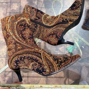 Brown Paisley kitten heel boots - rug pattern type boots size 7.5
